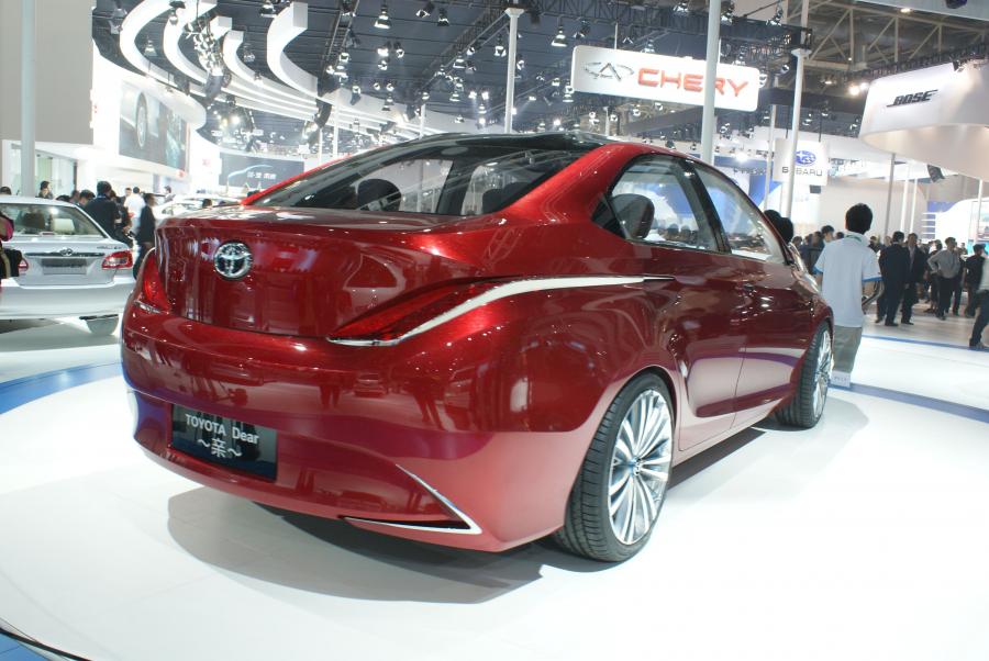  Toyota Dear Qin Sedan 2012 года  (фото 2 из 4)